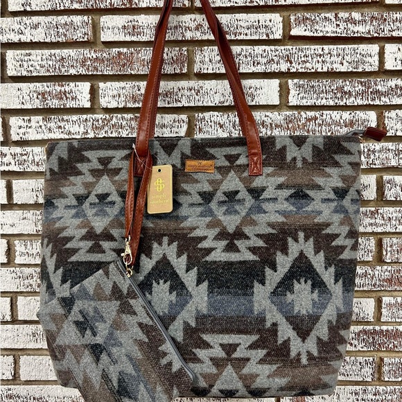 Simply Southern gray Navajo print oversized jacket and matching tote - Picture 3 of 3